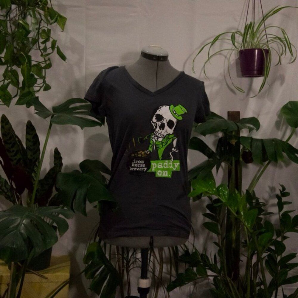 Very Important Tee St. Patrick's Day Skull Graphic Tee, Iron Horse Brewery (M)